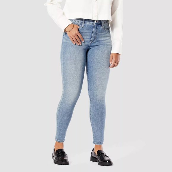 Levi's Denim - Denizen Levi's Women's High-Rise Super Skinny Jeans 4 W27